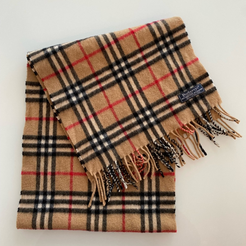 Like NEW! Burberry Classic 50/50 wool cashmere scarf